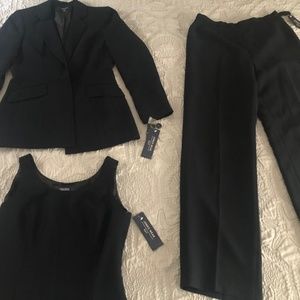 JONES WEAR 3PC NAVY SUIT